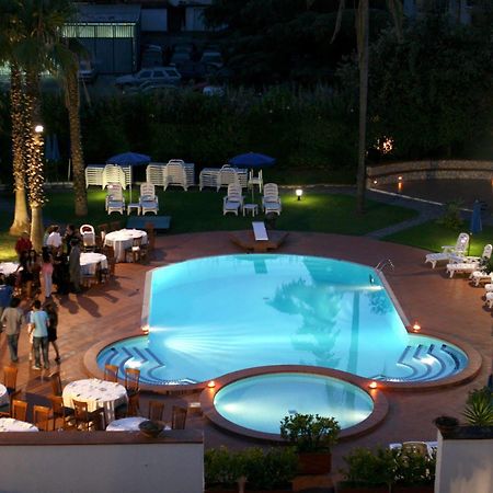Hotel Barbarella Giugliano In Campania Exteriér fotografie