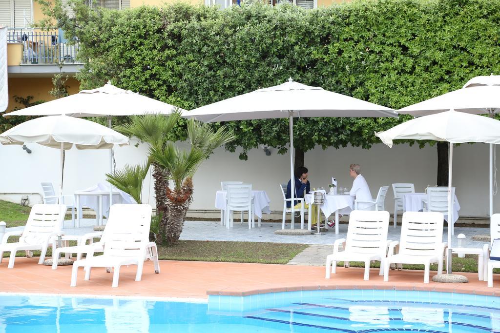 Hotel Barbarella Giugliano In Campania Exteriér fotografie