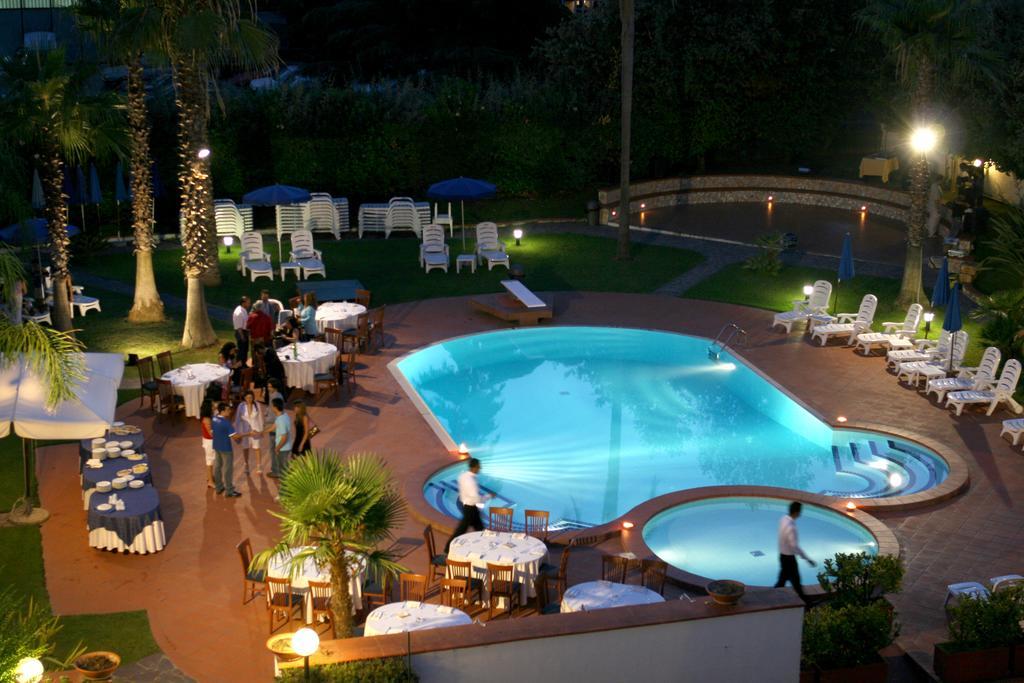 Hotel Barbarella Giugliano In Campania Exteriér fotografie