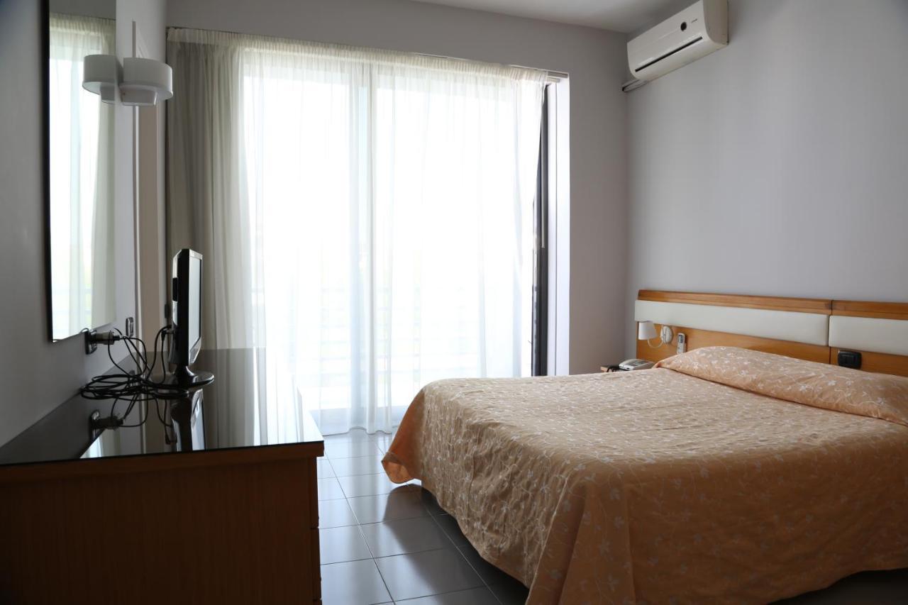Hotel Barbarella Giugliano In Campania Exteriér fotografie
